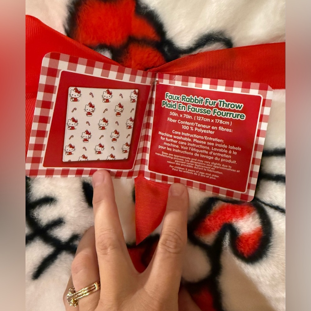 CHRISTMAS Hello Kitty Faux Rabbit Blanket - Picture 3 of 3
